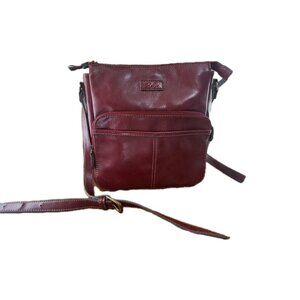 Relic Burgundy Faux Leather Embossed Crossbody Bag Phone Pocket Inside Zip Close